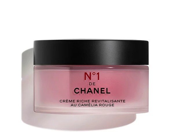 Chanel No.1 de Chanel Créme Riche Revitalisante Au Camélia Rouge Изглаждащ крем за лице и деколте