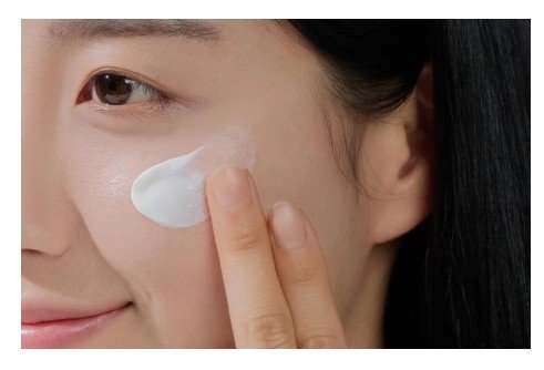 Skin1004 Madagascar Centella Air-fit Suncream Light SPF30 Лек слънцезащитен крем за лице
