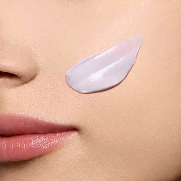 Clarins Nutri Lumiere Revive Дневен ревитализиращ и регенериращ крем против бръчки за зряла кожа