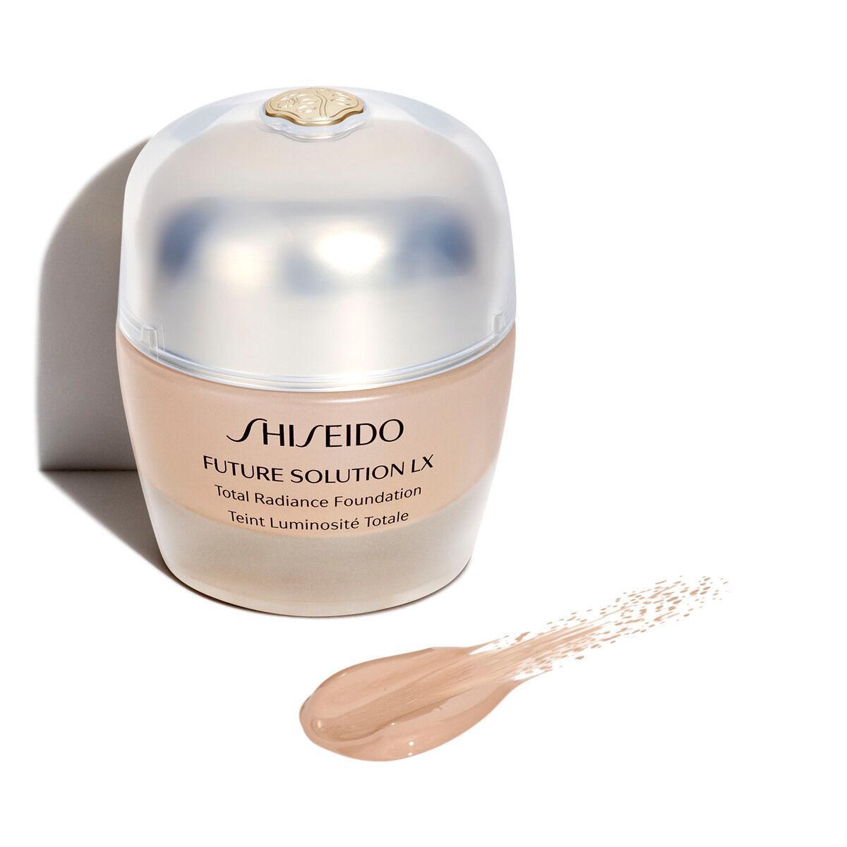 Shiseido Future Solution LX Total Radiance Foundation Фон дьо тен против поява на признаци на стареене със слънцезащитен фактор