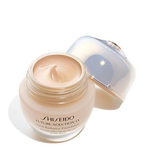 Shiseido Future Solution LX Total Radiance Foundation Neutral 2 Подмладяващ фон дьо тен