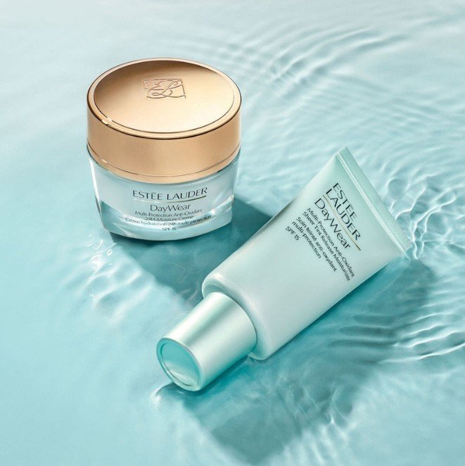 Estеe Lauder DayWear Multi-Protection Anti-Oxidant Sheer Tint Release Moisturizer SPF 15 Тониращ овлажнител